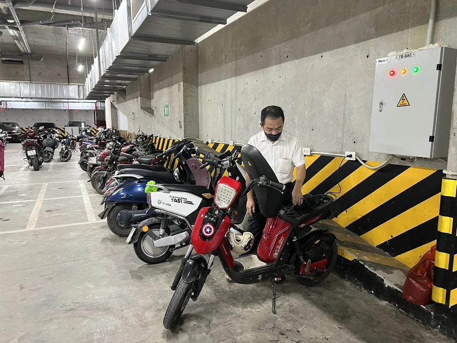 Nhiều chung cư ở Hà Nội "cấm cửa" xe điện, gánh nặng trả góp đè lên người dân Nhiều chung cư ở Hà Nội "cấm cửa" xe điện, gánh nặng trả góp đè lên người dân