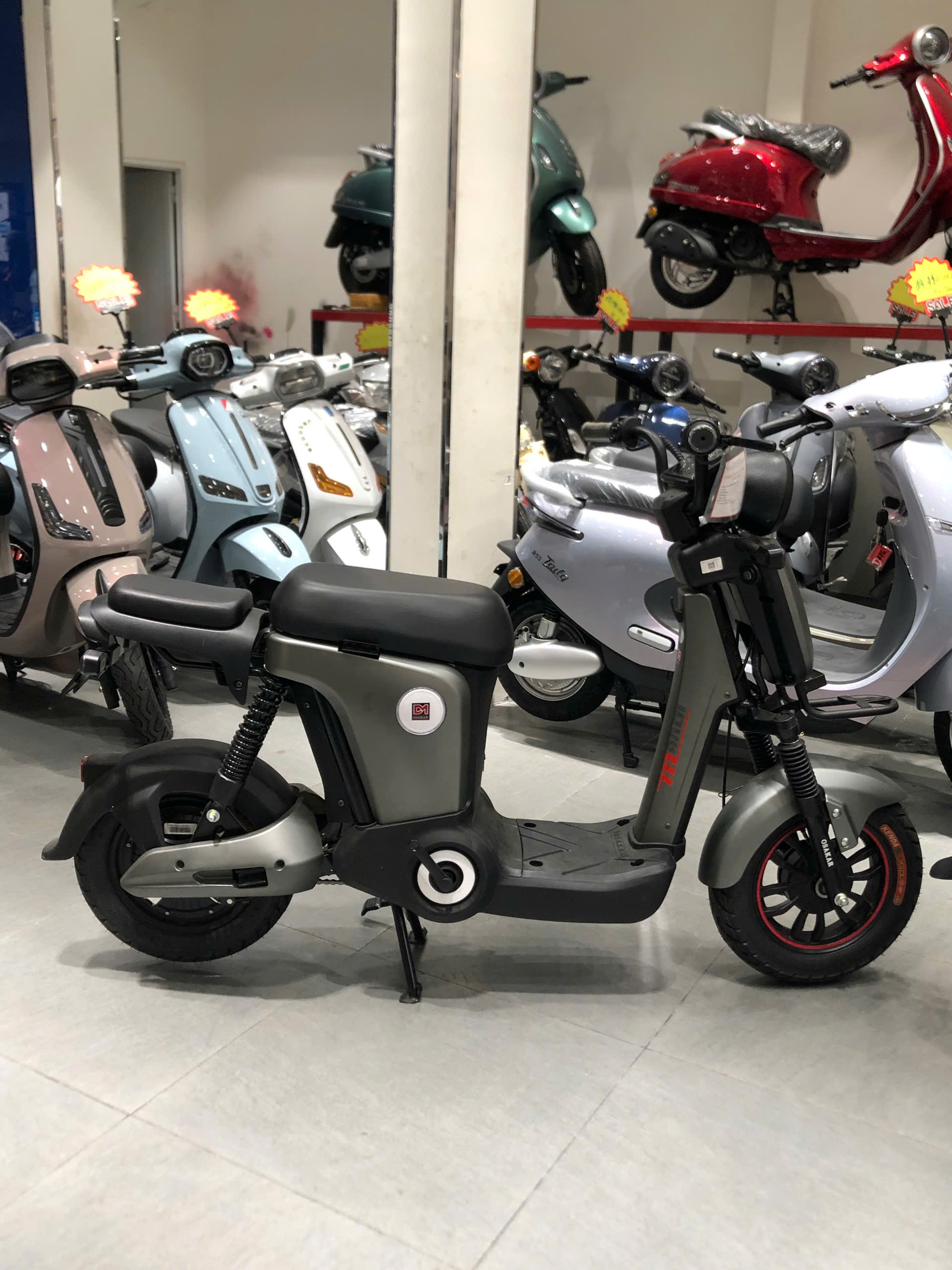 Sạc xe máy điện, xe đạp điện ngoài trụ sạc công cộng có được không? Sạc xe máy điện, xe đạp điện ngoài trụ sạc công cộng có được không?