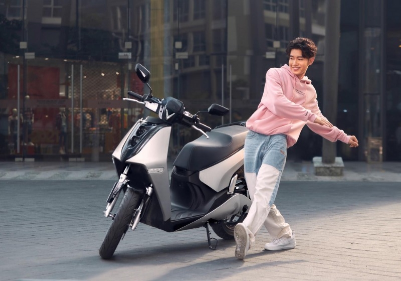 Sạc xe máy điện, xe đạp điện ngoài trụ sạc công cộng có được không? Sạc xe máy điện, xe đạp điện ngoài trụ sạc công cộng có được không?
