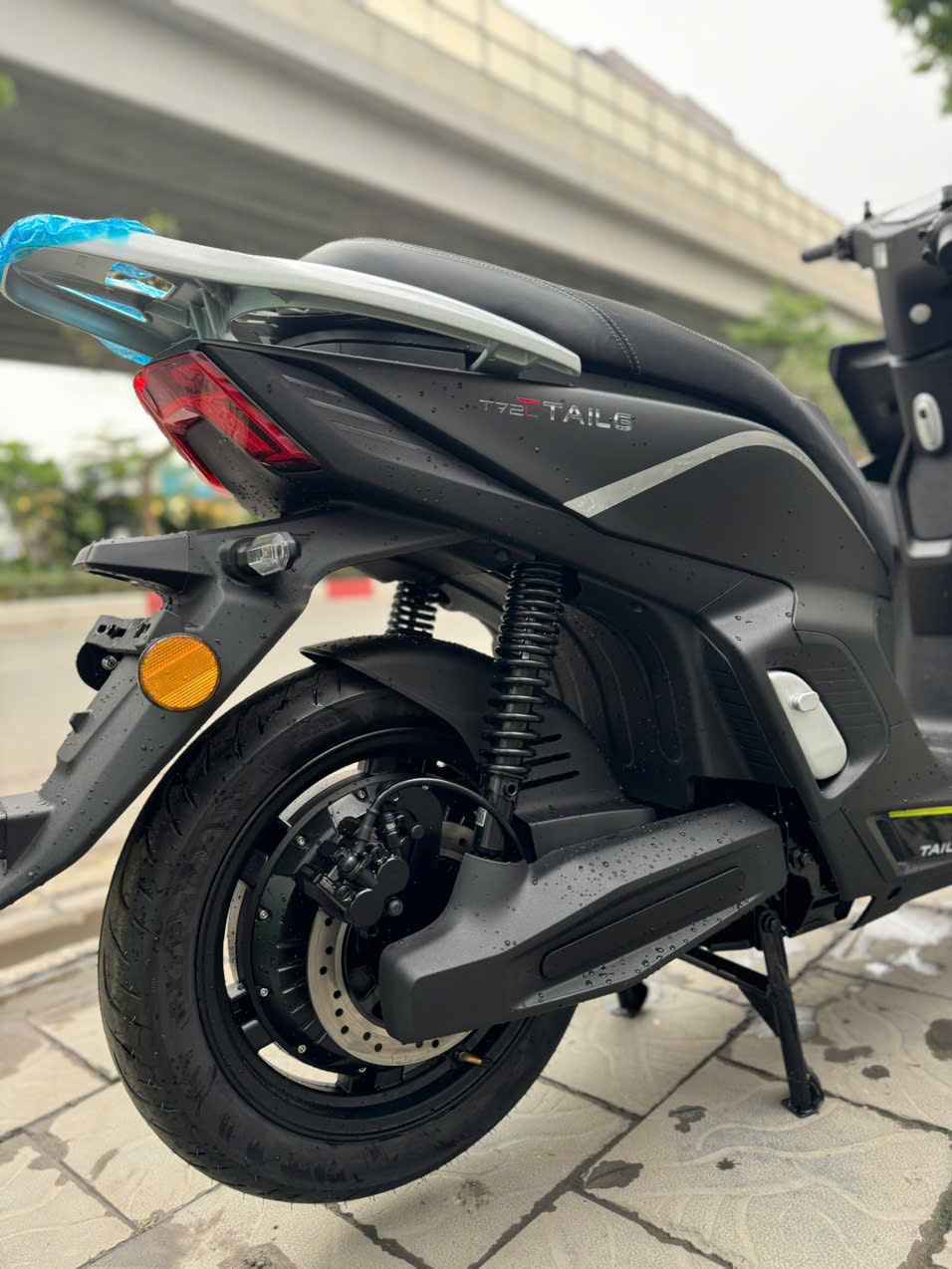Mỗi người d&ugrave;ng phải trang bị kiến thức để ph&ograve;ng ch&aacute;y pin xe điện