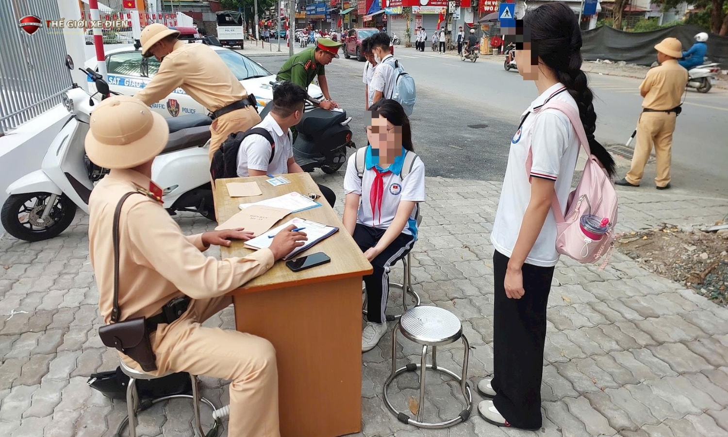 Hà Nội quyết liệt xử lý tình trạng phụ huynh, học sinh vi phạm an toàn giao thông từ 12/9 - 14/10
